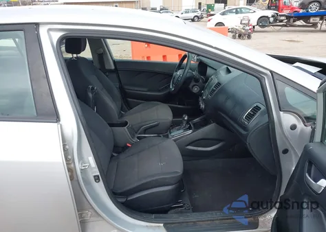 2018 Kia Forte Lx z USA, uszkodzony, nr VIN 3KPFL4A76JE269729